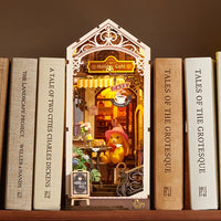 Book Nook Café Fleuri à Construire