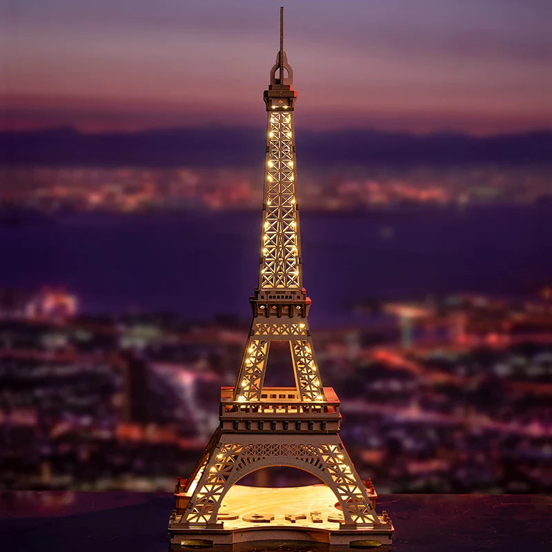 Tour Eiffel en Bois Lumineuse à Construire